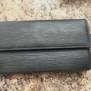 Louis Vuitton  Epi Porte Feuille Sarah Leather Long Bifold Wallet